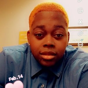 Meet your Posher, Denisha